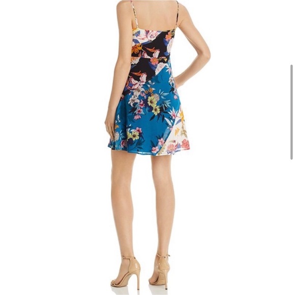 Brand new Guess Floral Print Dress Size 2 - Picture 2 of 8